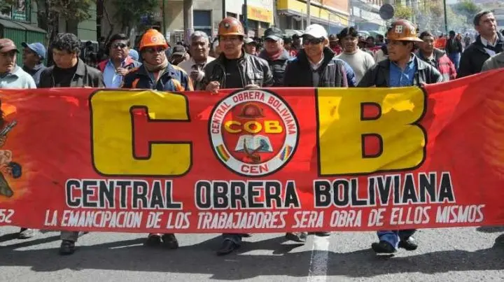 Protestos e bloqueios continuam na Bolívia contra governo Paz