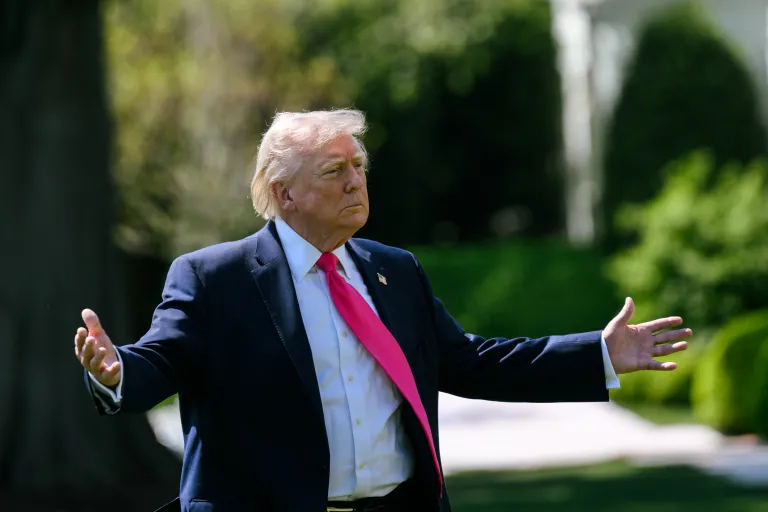 Trump ameaça intensificar ataques caso não haja acordo com o Irã