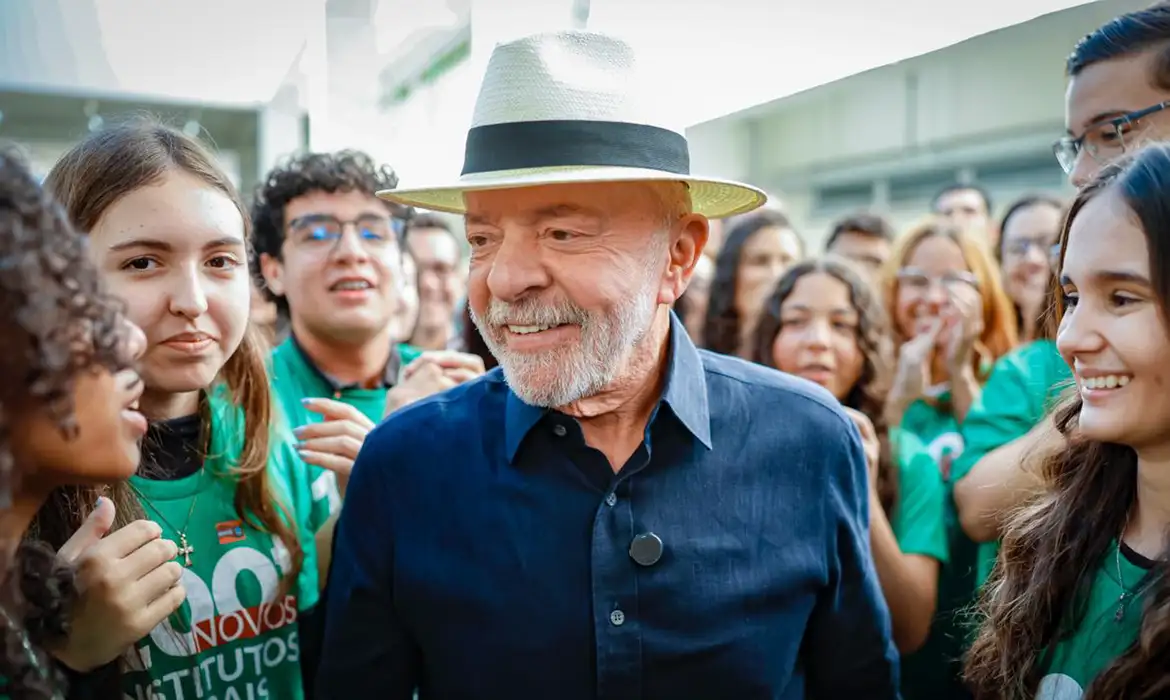Lula critica novo tarifaço e diz que ‘nós é que deveríamos taxar os EUA’
