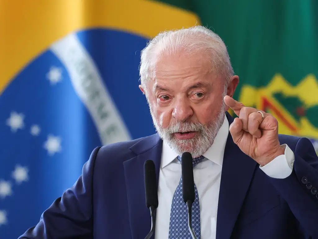 Tariflávio: Lula expressa repúdio a ‘quem trai o Brasil com interesses mesquinhos’