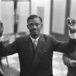Torcedor da RD do Congo homenageia Patrice Lumumba nas arquibancadas