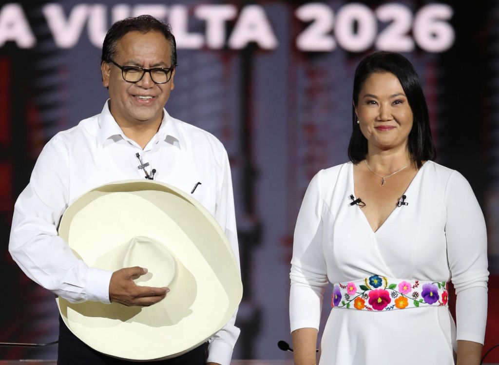 Peru escolhe entre esquerda e fujimorismo, sob a sombra da volatilidade presidencial
